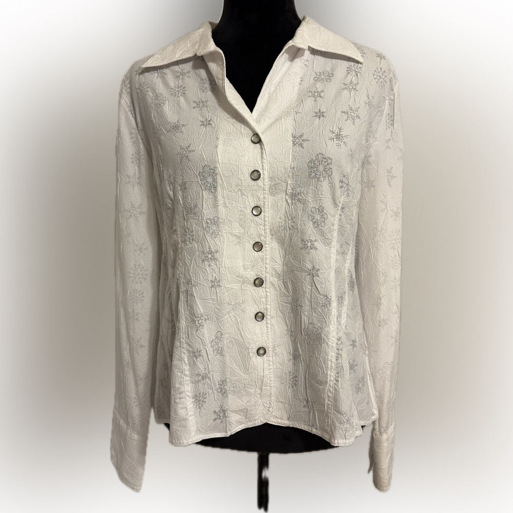 White Christmas snowflake pattern long sleeve pearl snap closure blouse size L